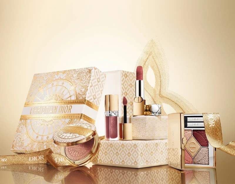 2024迪奧聖誕彩妝金燦凡爾賽限量版。 2024迪奧聖誕彩妝金燦凡爾賽限量版。