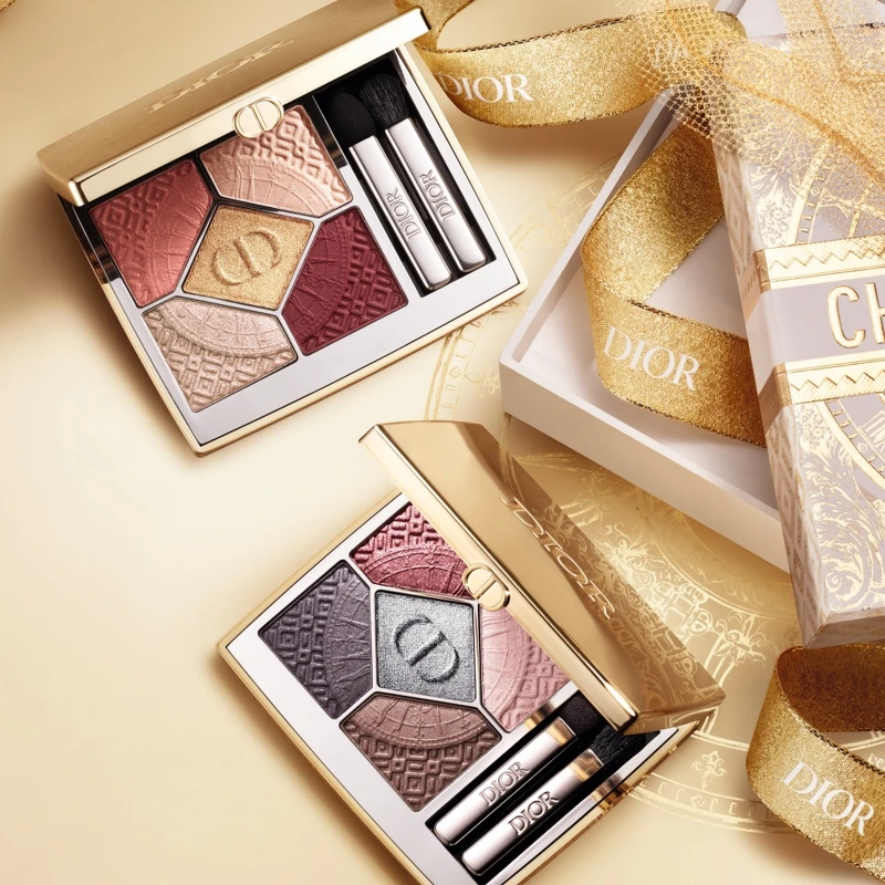 迪奧經典五色眼影金燦凡爾賽(兩色),NT2,850 迪奧經典五色眼影金燦凡爾賽(兩色),NT2,850