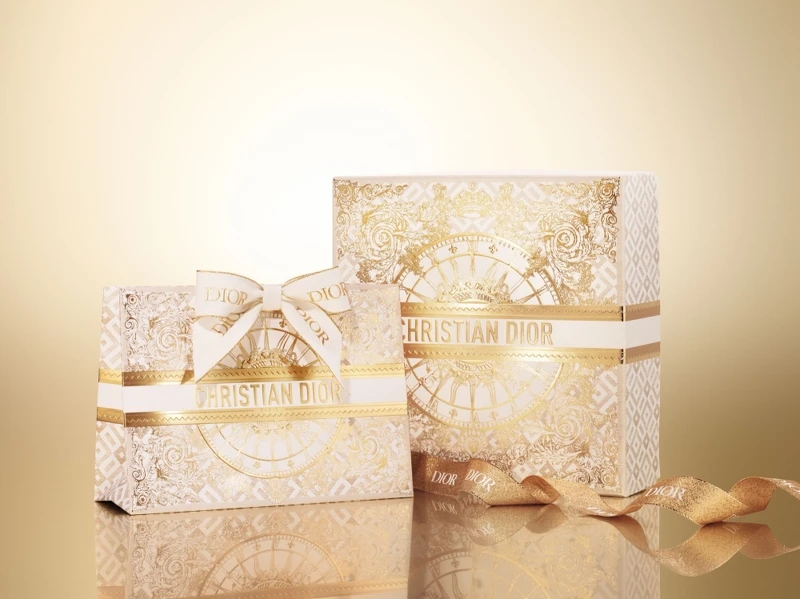 迪奧金燦凡爾賽聖誕限量包裝服務。 迪奧金燦凡爾賽聖誕限量包裝服務。