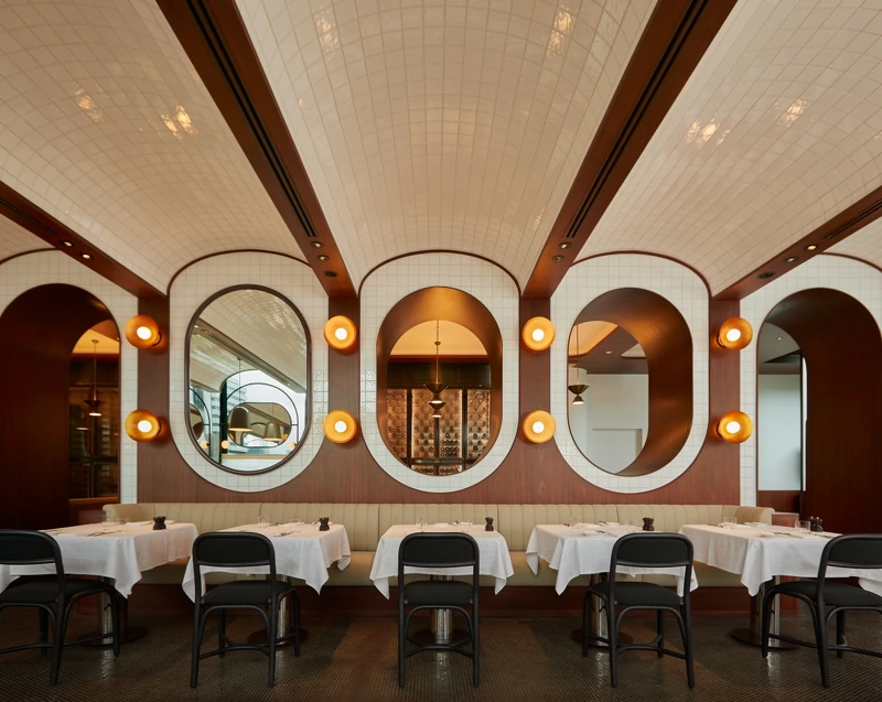 「The Standard Grill」讓人宛如置身於紐約的經典牛排館。 「The Standard Grill」讓人宛如置身於紐約的經典牛排館。