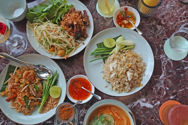 這裡除了能享用擺盤時髦、口味道地的泰國料理。 這裡除了能享用擺盤時髦、口味道地的泰國料理。