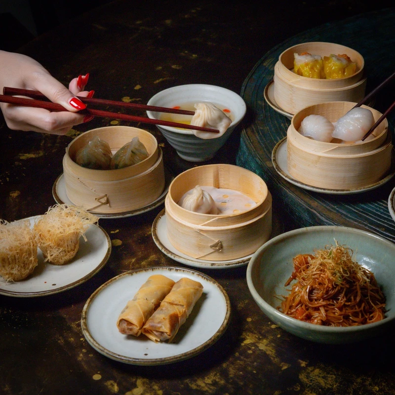 週一至週五更有超值的商業午間套餐。 週一至週五更有超值的商業午間套餐。