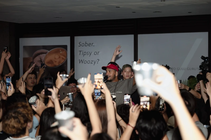 十月初由DJ Orange 張震嶽為開幕嘉賓。 十月初由DJ Orange 張震嶽為開幕嘉賓。