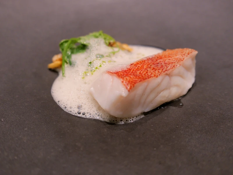 「紅條|XO醬|蘑菇醬|絲瓜|苦艾酒蛤蜊醬汁」。 「紅條|XO醬|蘑菇醬|絲瓜|苦艾酒蛤蜊醬汁」。