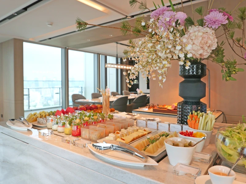 「臺中勤美洲際酒店」於17樓設置了「行政俱樂部」。