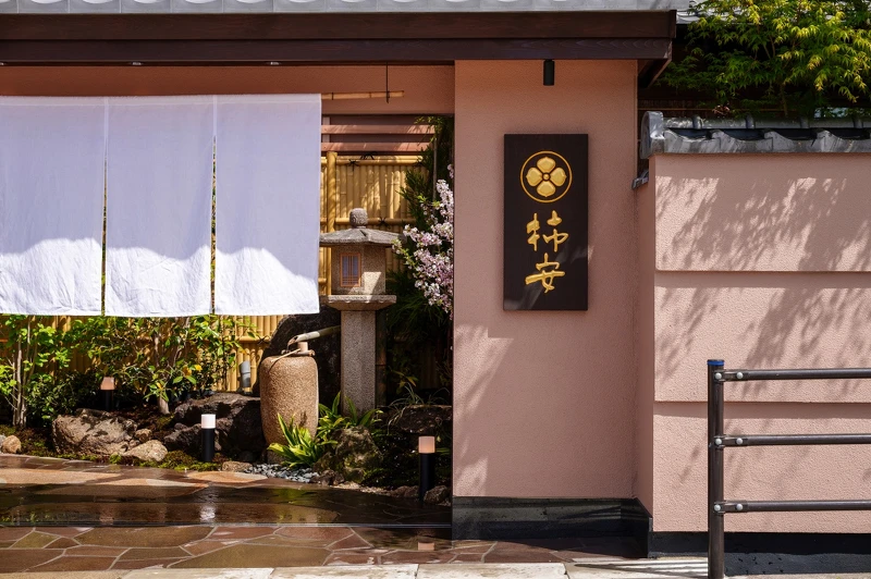 位於三重縣的百年料亭老店「柿安」。 位於三重縣的百年料亭老店「柿安」。