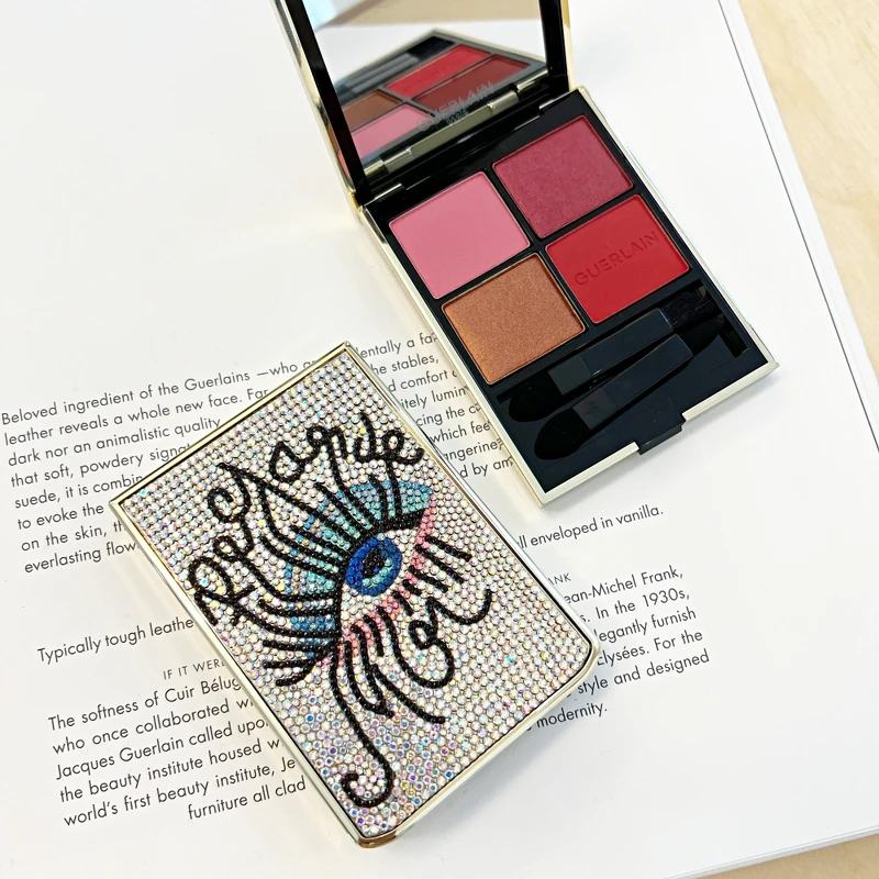 嬌蘭OMBRES G高訂深邃四色眼影盤Shourouk Rhaiem聖誕聯名系列,NT4,050 嬌蘭OMBRES G高訂深邃四色眼影盤Shourouk Rhaiem聖誕聯名系列,NT4,050