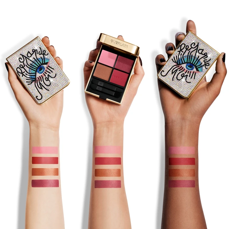 嬌蘭OMBRES G高訂深邃四色眼影盤Shourouk Rhaiem聖誕聯名系列試色圖。 嬌蘭OMBRES G高訂深邃四色眼影盤Shourouk Rhaiem聖誕聯名系列試色圖。