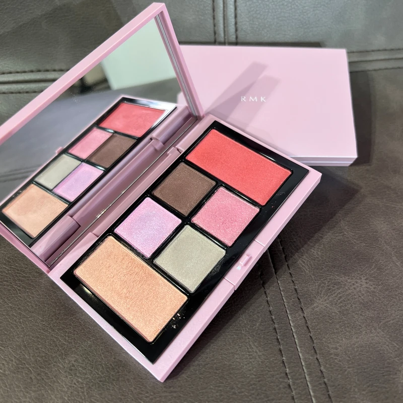 RMK粉潮眼頰彩盤,NT$2,800 RMK粉潮眼頰彩盤,NT$2,800