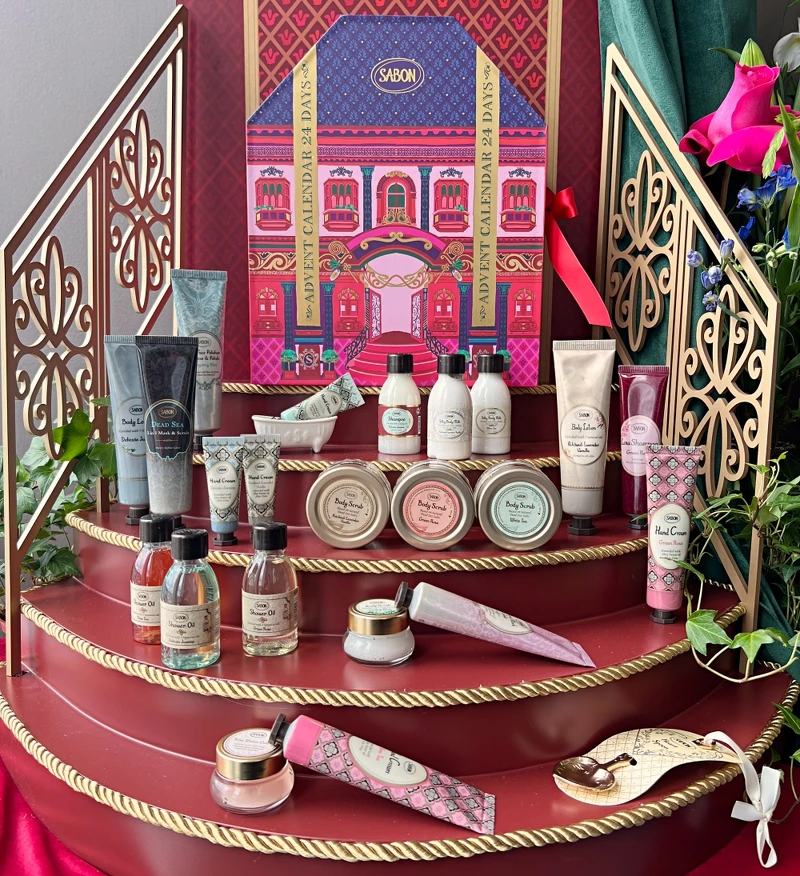 SABON 2024美好年代倒數月曆與內容物。 SABON 2024美好年代倒數月曆與內容物。