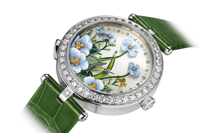 Lady Arpels Brise d’Été腕錶 38毫米白K金錶殼，鑲嵌鑽石，珍珠母貝錶盤，鑲嵌綠鈣鋁榴石及錳鋁榴石、微型彩繪、彩繪玻璃琺瑯、內填及丘陵琺瑯，自動上鍊機械機芯，搭載一枚自主動態模件可自行替換的短吻鱷魚皮錶帶。