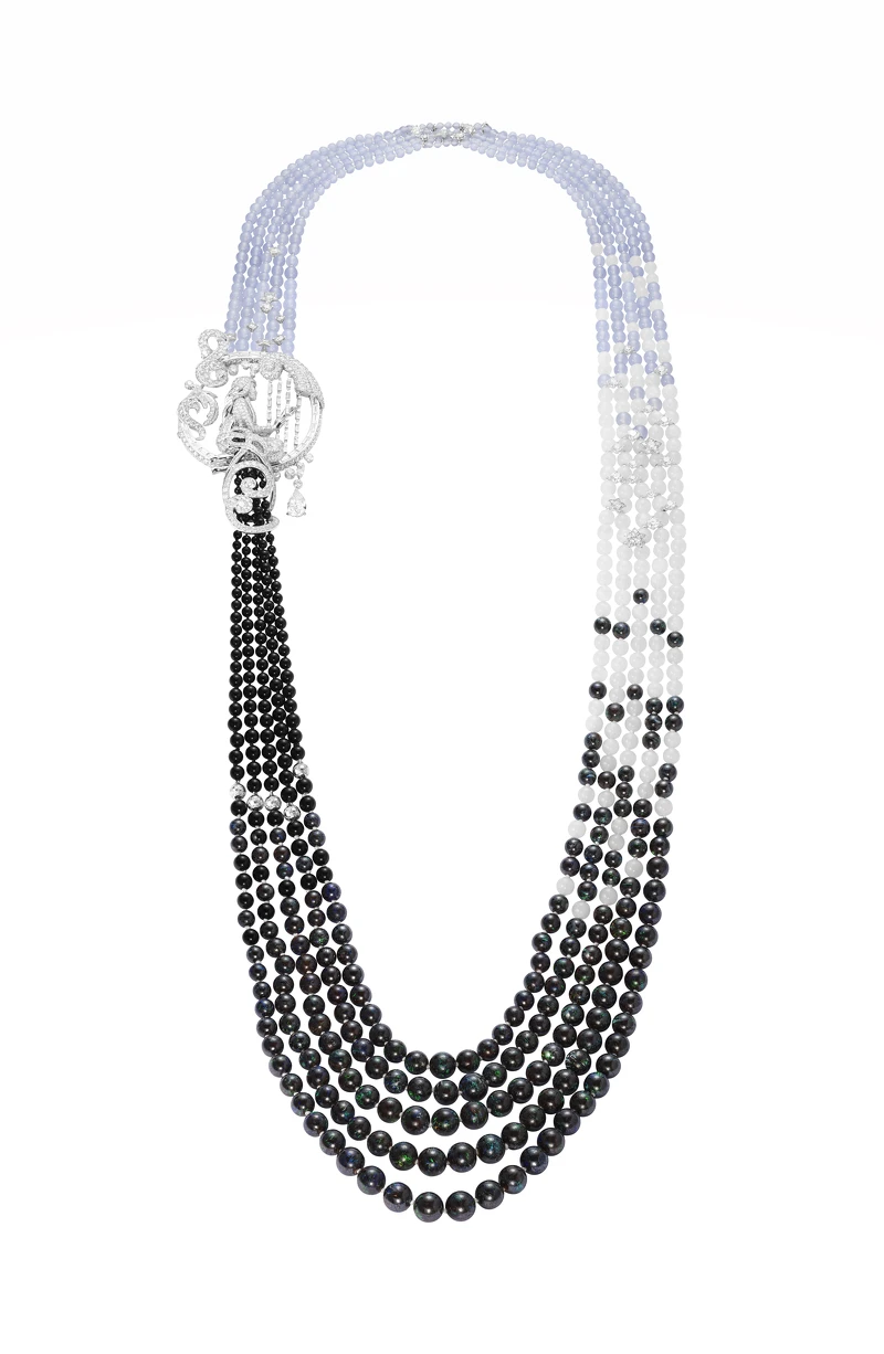 LUNA長項鍊(2010年)可拆卸式胸針Les Voyages Extraordinaires 高級珠寶系列Van Cleef & Arpels Collection。 LUNA長項鍊(2010年)可拆卸式胸針Les Voyages Extraordinaires 高級珠寶系列Van Cleef & Arpels Collection。