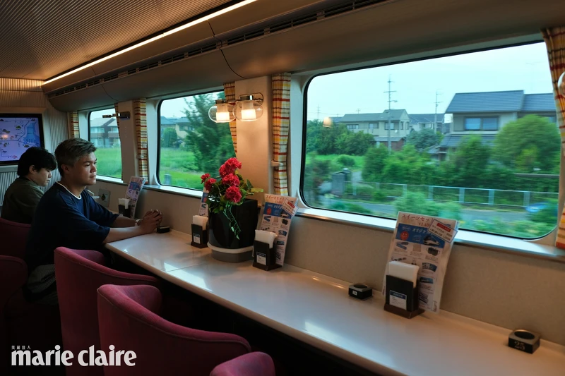 咖啡吧檯車廂沙發座位 咖啡吧檯車廂沙發座位