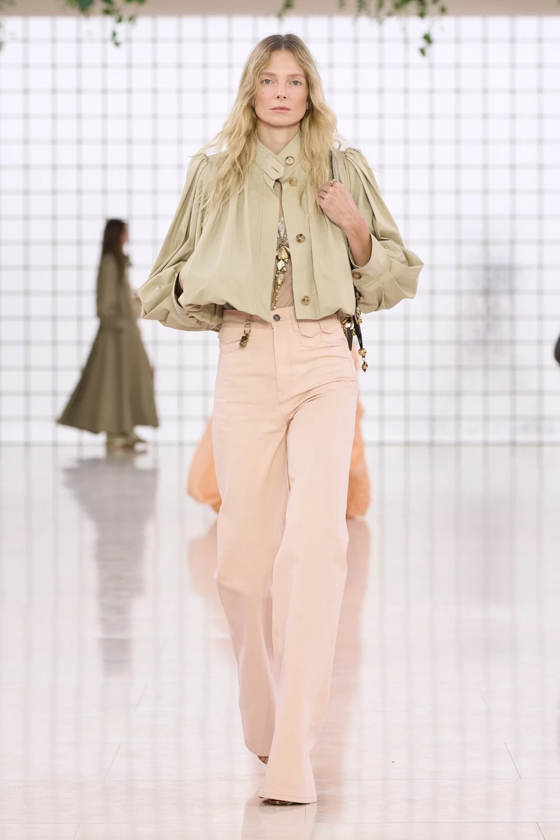Chloe SS25。