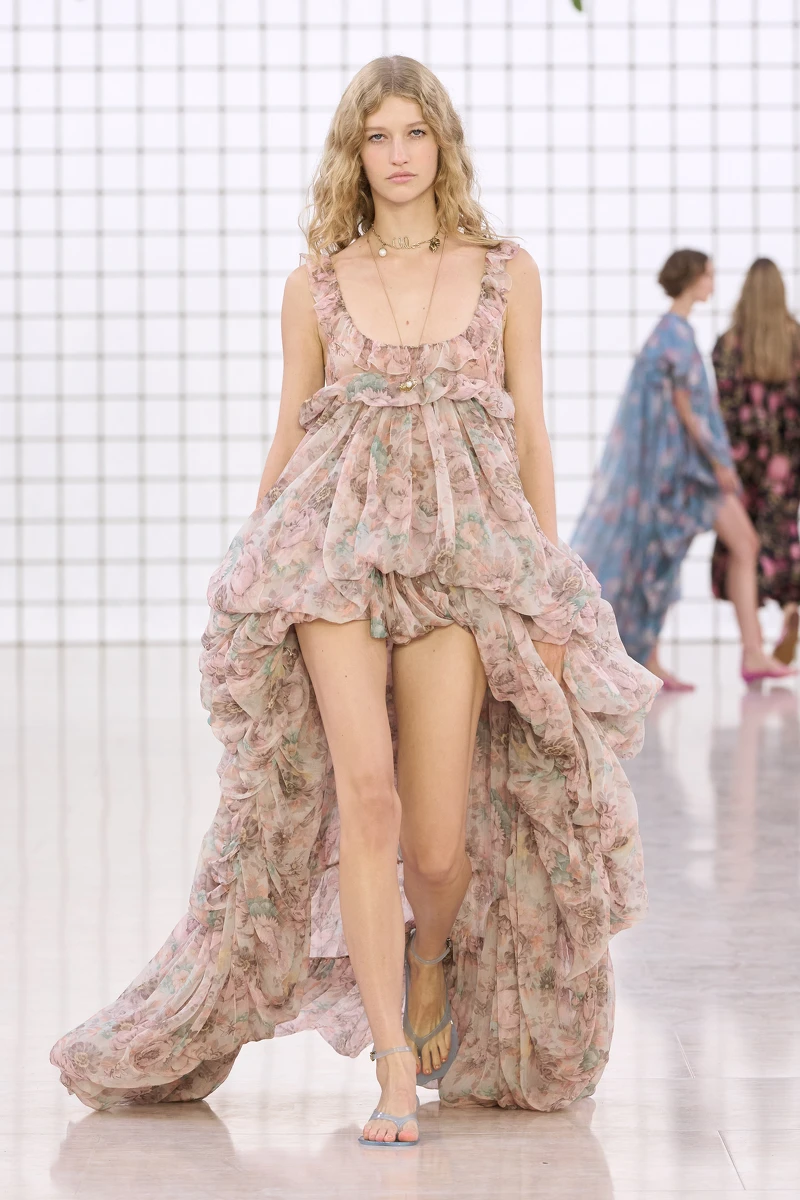Chloe SS25。