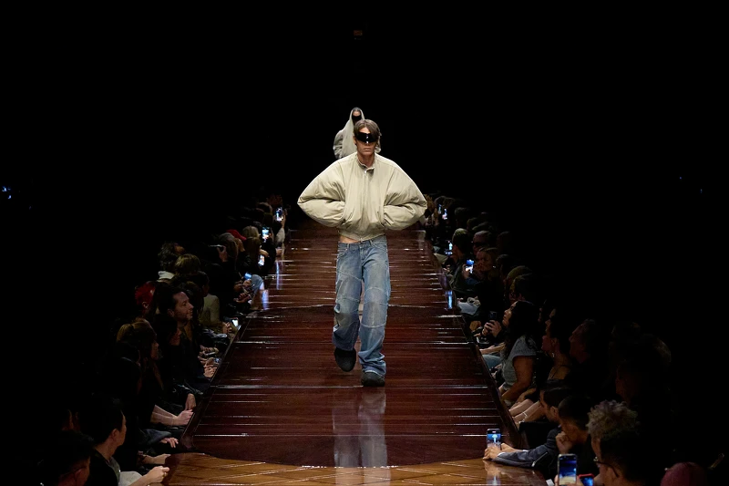 BALENCIAGA SS25。 BALENCIAGA SS25。