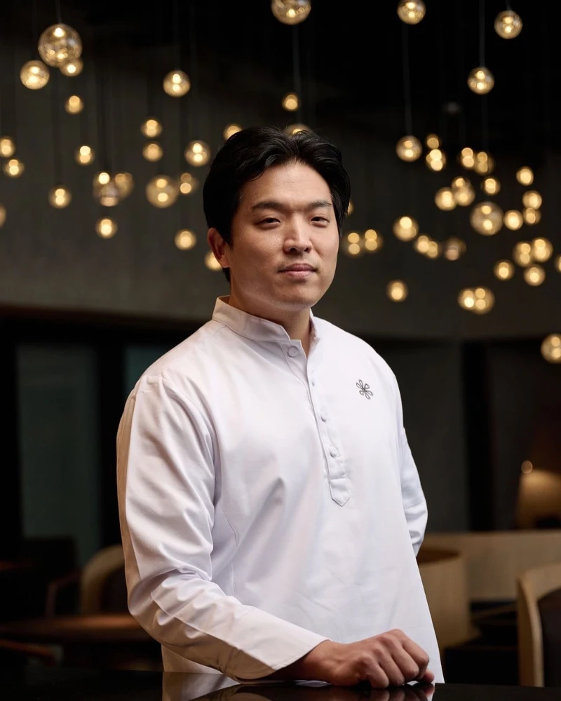 主廚安成宰(Sung Anh)。 主廚安成宰(Sung Anh)。