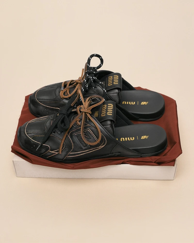 Miu Miu x New Balance 530 SL穆勒鞋，NT$38,000。