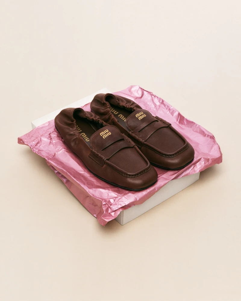 軟皮革樂福鞋，NT$34,000。