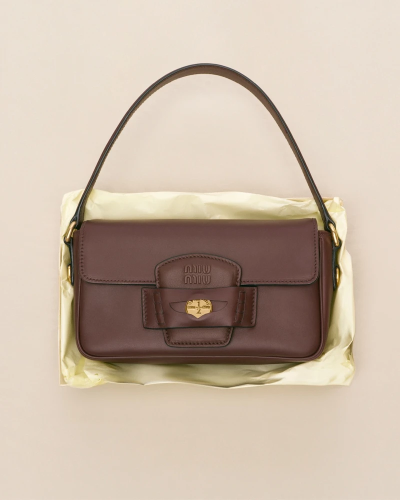 Penny皮革手袋，NT$105,000。