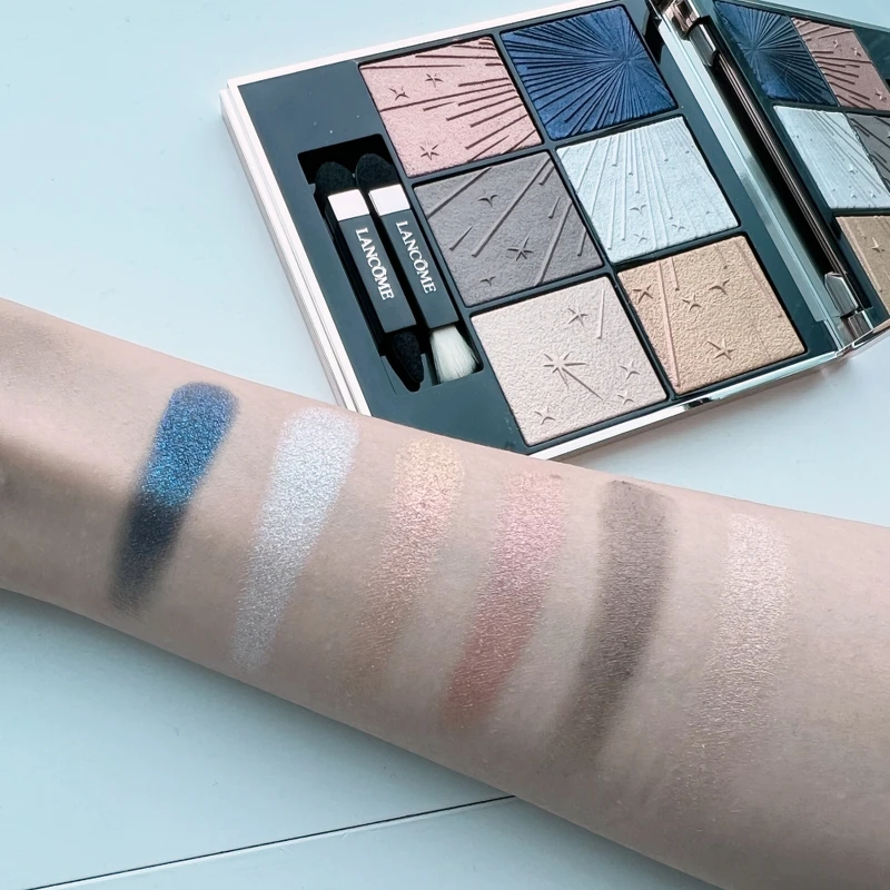 蘭蔻絕對耀眼六色眼彩盤2024聖誕限量版手部試色。 蘭蔻絕對耀眼六色眼彩盤2024聖誕限量版手部試色。