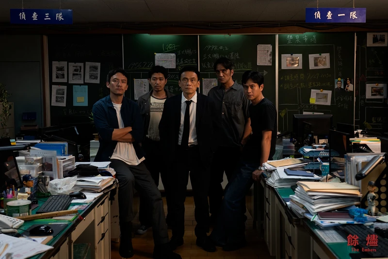 《餘燼》中有許多實力派演員及男神於其中，在警隊派就有張震、劉冠廷、陳以文、侯彥西及馬志翔。