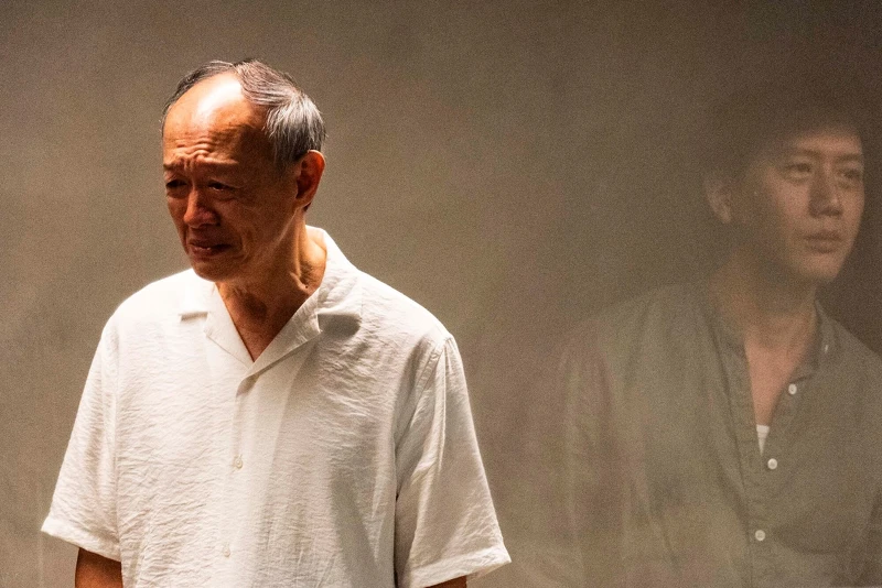 片名「餘燼」帶著對於歷史的呼喊於其中。