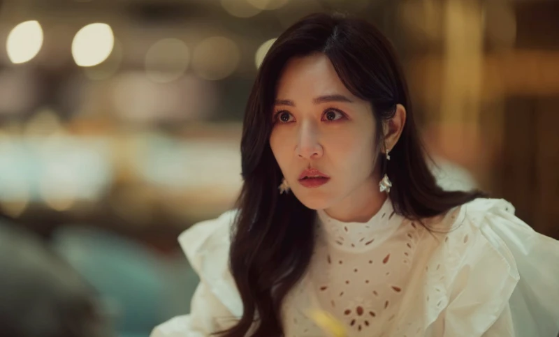 《影后》演完影后陷入茫然的曾莞婷 期待她的破繭而出 Photo/ Netflix 《影后》演完影后陷入茫然的曾莞婷 期待她的破繭而出 Photo/ Netflix