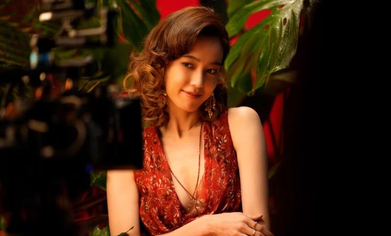 《影后》陳庭妮飾演黎芯妮 因演過三級片 不斷被性騷 Photo/ Netflix 《影后》陳庭妮飾演黎芯妮 因演過三級片 不斷被性騷 Photo/ Netflix