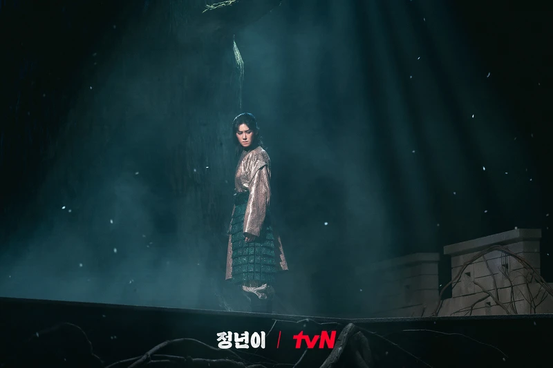 鄭恩彩在大結局前終於有了主戲,展現冷酷演技表現不凡! 鄭恩彩在大結局前終於有了主戲,展現冷酷演技表現不凡!