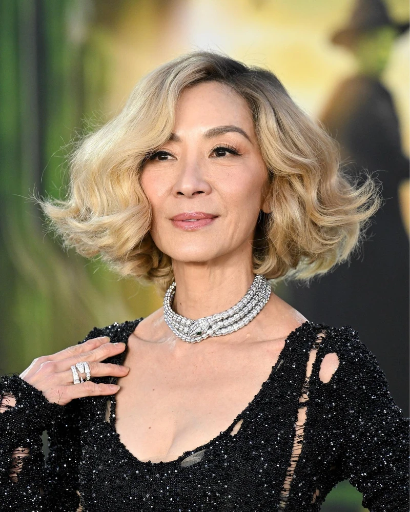 楊紫瓊出席11月 9日於美國洛杉磯舉辦的電影 《魔法壞女巫》(Wicked)首映會