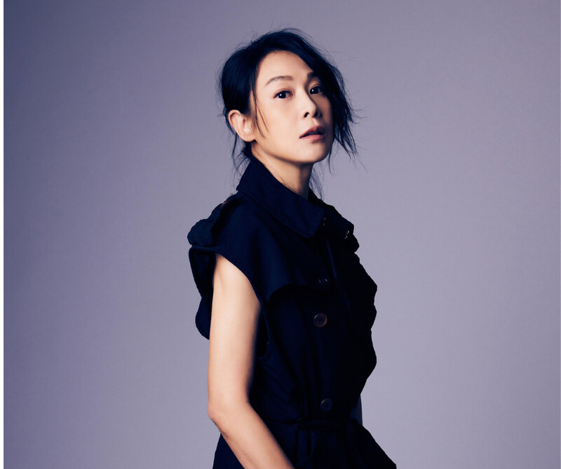 劉若英將獻聲唸讀入圍者名單。 劉若英將獻聲唸讀入圍者名單。