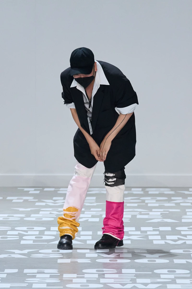 Peter Do將在本月卸任Helmut Lang創意總監職務。 Peter Do將在本月卸任Helmut Lang創意總監職務。