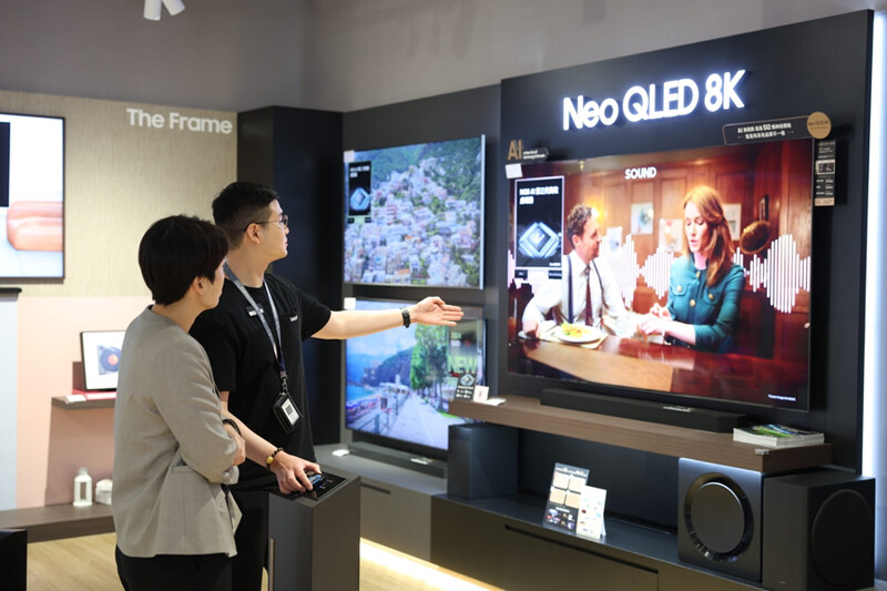 三星智慧顯示器,AI助攻視聽升級,體驗超沉浸! 三星智慧顯示器,AI助攻視聽升級,體驗超沉浸!