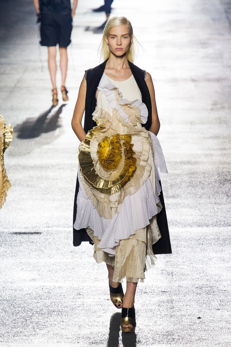 DVN以花朵為名的SS2014。