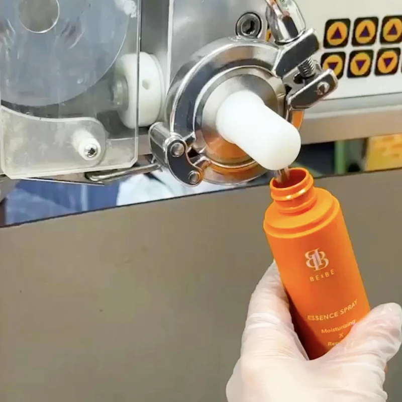 歷經長達一年研發,「橙淨時刻」多功效保濕修復精華噴霧誕生了。(圖/BExBE|台灣製造保養品 提供) 歷經長達一年研發,「橙淨時刻」多功效保濕修復精華噴霧誕生了。(圖/BExBE|台灣製造保養品 提供)