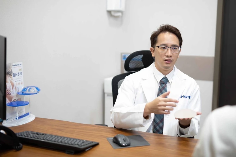 邱外科醫院 院長/高醫及維馨乳房外科 特約醫師 巫承哲醫師