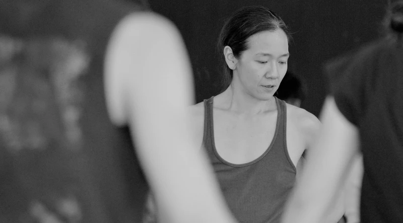 碧娜·鮑許《春之祭》重建排練照，烏帕塔舞蹈劇場資深核心舞者余采芩（提供：國立臺北藝術大學舞蹈學院、攝影：黎宇文）