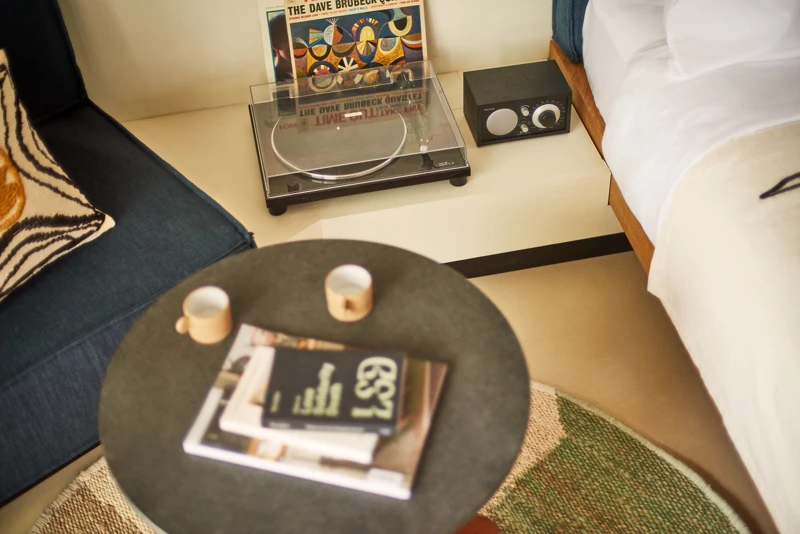 同樣植入品牌的音樂元素於客房內。