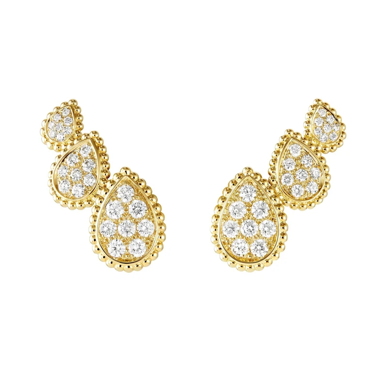 Boucheron Serpent Boheme 系列耳釘黃金750 材質、鑲嵌鑽石,台幣參考價格 NTD 381,000