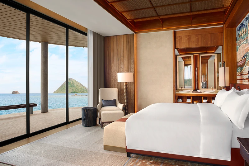 簡潔現代的客房空間。 簡潔現代的客房空間。