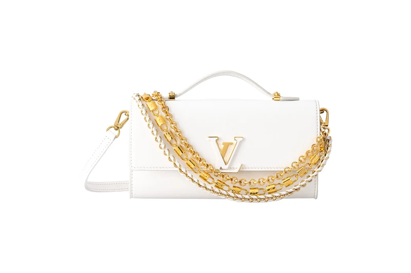 【SOGO獨家商品】Wallet On Chain Capucines 白色小牛皮肩背包，NT$130,000。