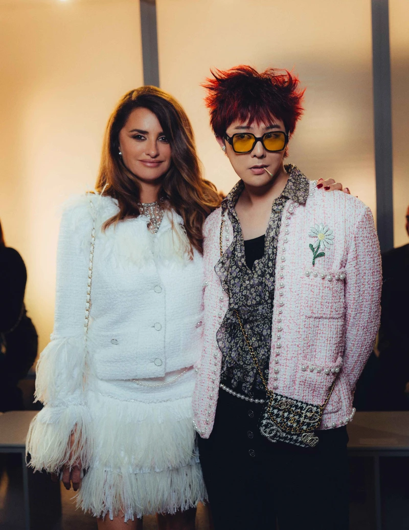 香奈兒品牌大使潘妮洛普·克魯茲（Penélope Cruz）、權志龍（G-Dragon）...等人都是看秀嘉賓