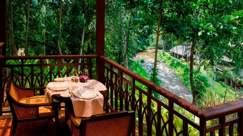 酒店緊鄰阿漾河。 酒店緊鄰阿漾河。