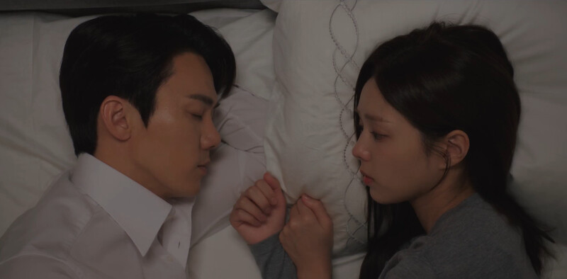 怕遭綁架的洪熙珠無法安睡,白司彥強制陪睡這又是什麼計畫? 怕遭綁架的洪熙珠無法安睡,白司彥強制陪睡這又是什麼計畫?