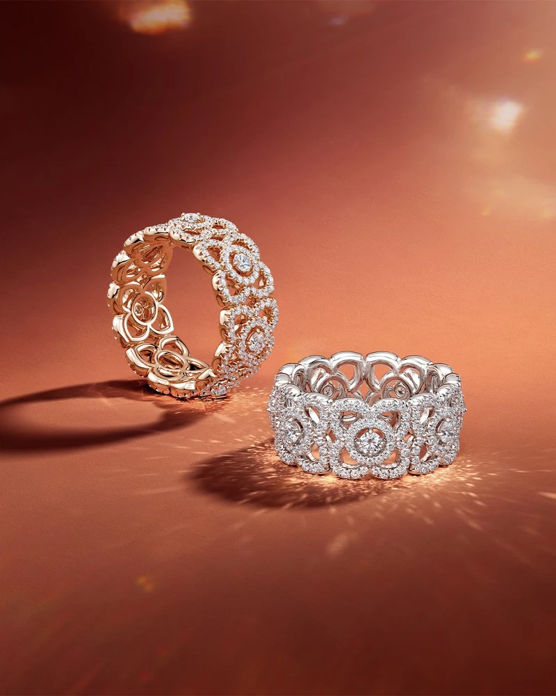 De Beers Enchanted Lotus系列鑽石戒指（共有18K玫瑰金、白金兩色可選）- 訂價約 NTD$ 266,000