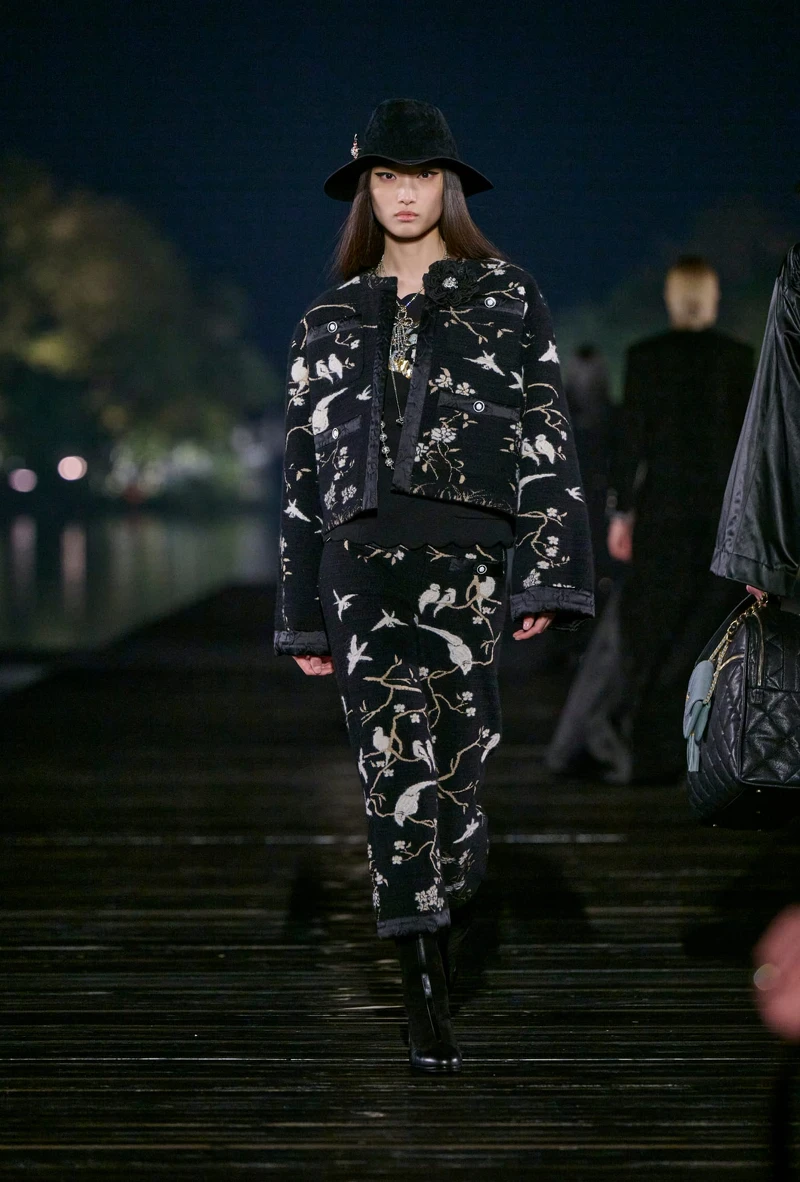 香奈兒2024/25 Métiers d’art全新系列。