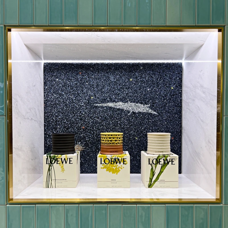 LOEWE香味質感蠟燭系列形象圖。 LOEWE香味質感蠟燭系列形象圖。