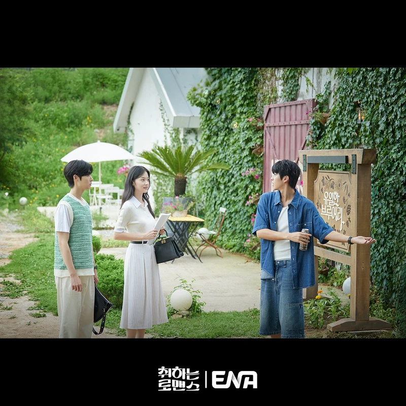 申度賢與白成哲冤家路窄,卻也成了最反差CP。 申度賢與白成哲冤家路窄,卻也成了最反差CP。