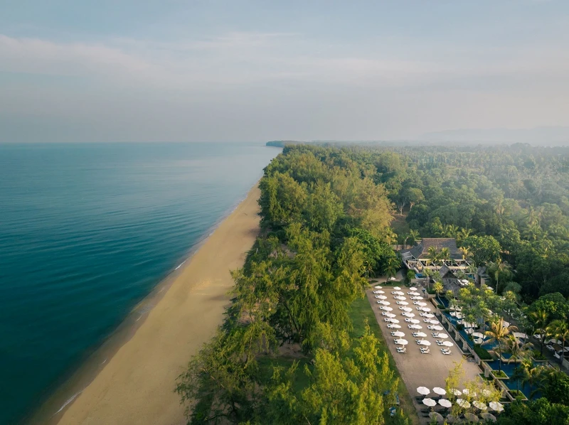 酒店擁有一片悠長金色沙灘。 酒店擁有一片悠長金色沙灘。